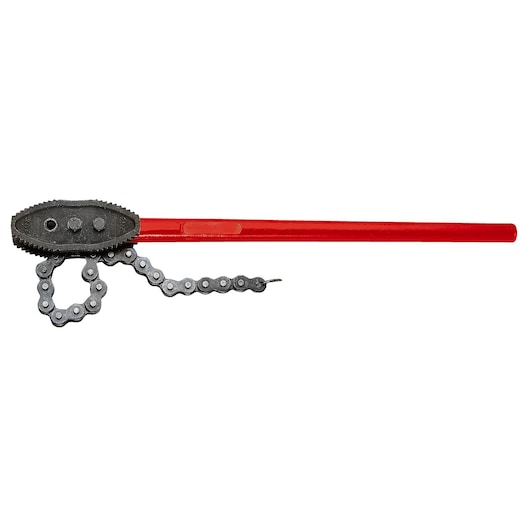 Facom 137B_2P1_2 chain pipe wrench with long red handle, dark metal chain and jaw, side angle on white background.