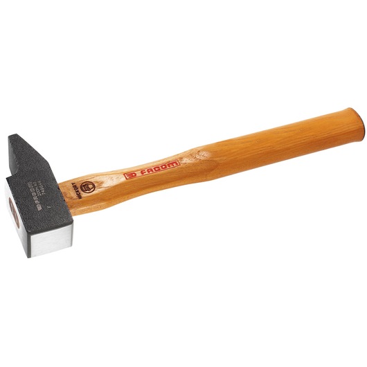 Facom 200H_60 carpenter's hammer with wooden handle, side angle on white background.