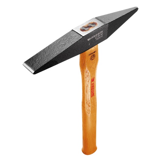 Facom 213H_40 black steel pick hammer with wooden handle, left angle on white background.