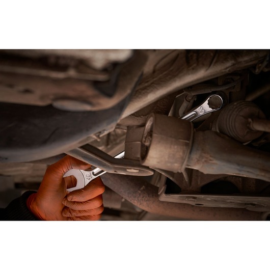 Facom 440XL_19 wrench used on a vehicle part, close-up photography under the car, SKU 440XL_19.