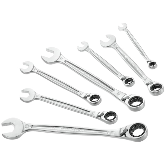 Facom 467B.J7PB set of chrome ratcheting combination wrenches, photography, top angle.