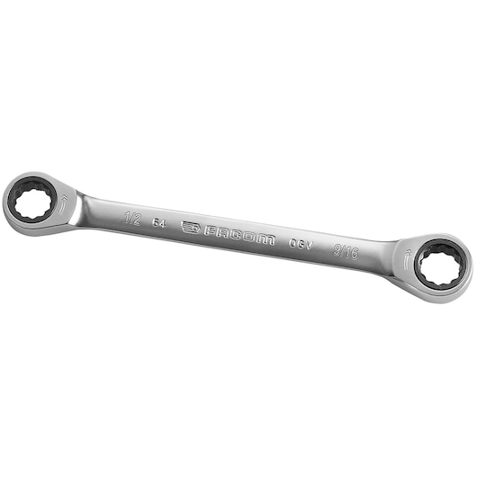Facom 64.1/2X9/16 double ring ratcheting wrench, silver, front angle, on white background.