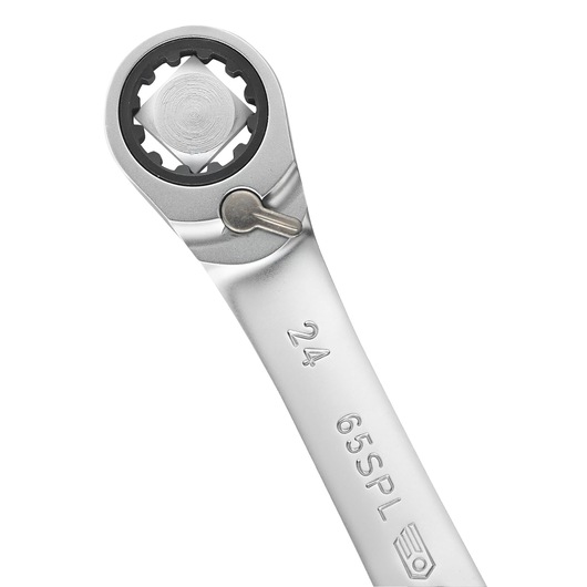 Facom 65_7X9SPL ratcheting combination wrench close-up, silver finish, straight angle, visible size marking 24.