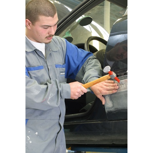 Facom 868D_40PLD1 auto body hammer with wooden handle used on car body repair, side view.