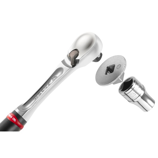 Facom D_169 ratchet handle with socket and disc, angled view, silver and black detail.