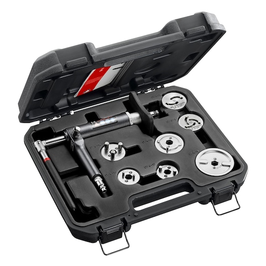 Facom DF_17-P tap and die set in black hard case, product photography, angled view, visible metal tools.