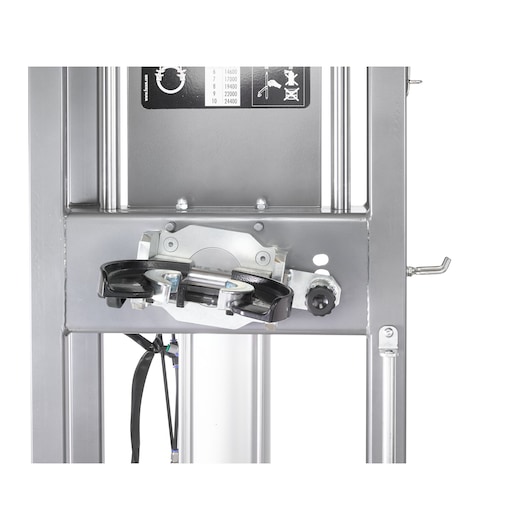 Facom DLS_501HPS photography of metal frame with adjustable clamp, front angle.