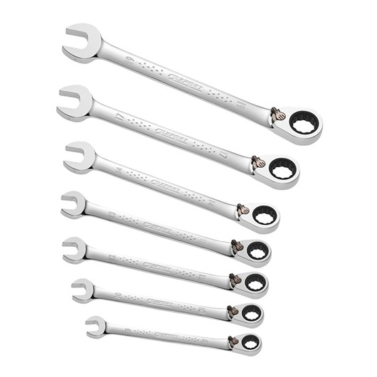 Facom E111107 ratcheting combination wrench set, seven silver wrenches, top view, white background.