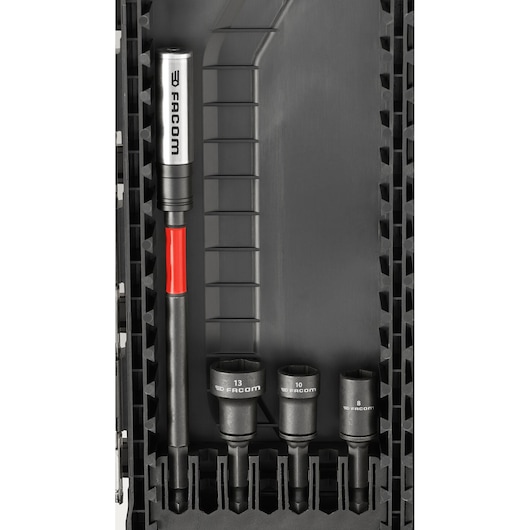 Photo of Facom EN_1J24PB socket set with three sockets and one extension bar in black case, front angle.