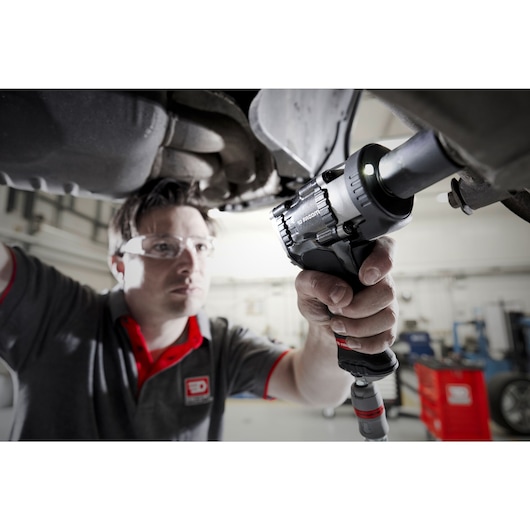1/2" compact high performance impact wrench