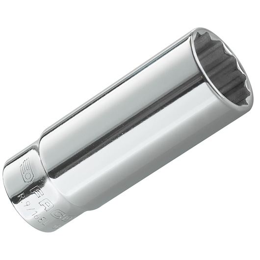 Facom chrome-finish deep socket, twelve-point, showing side logo, SKU R.7/32EL, isolated on white background.