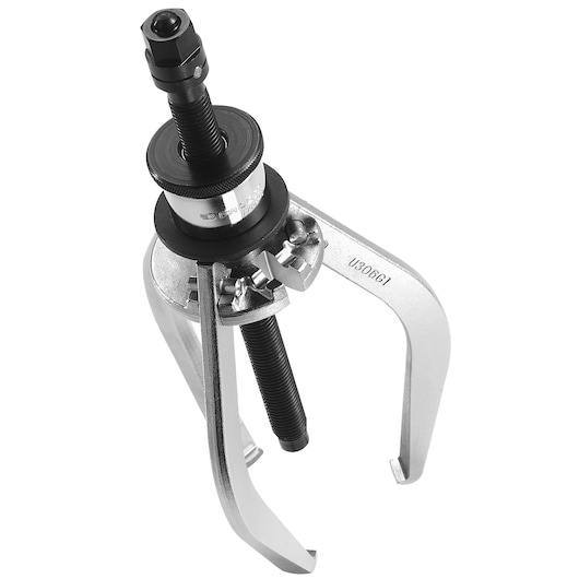 Facom U306PB three-jaw gear puller, silver metal tool, angled view on white background.